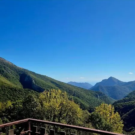 Casa Mare & Monti Caprauna